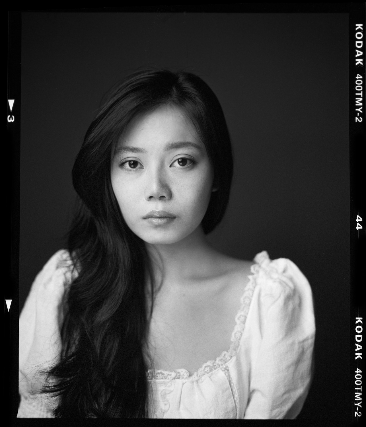 mittelformatkamera portrait Kodak Tmax400 Asiatin Mamiya Rz 67 